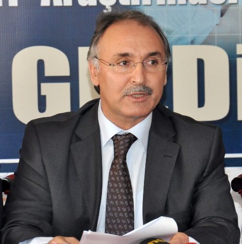 Eğitim Bir Sen: Okullarda öğretmenler için de kılık-kıyafet serbest oldu