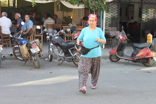 Elinin hamuruyla kahvehane işletiyor