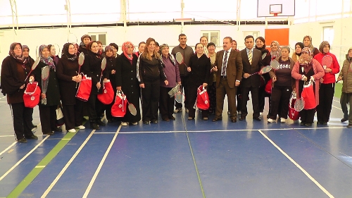 Elmadağlı kadınlar badmintonla form tutacak