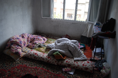 Elyaf deposunda yangın çıktı, üst katlardaki 2 kız kardeş dumandan öldü