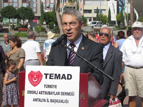 Emekli astsubaylar Dünya Astsubaylar Günü'nde bir araya geldi