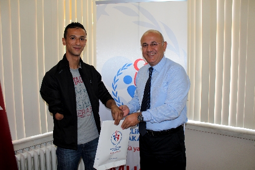 Engelli yelkenci tekne istiyor