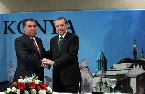 Erdoğan, Tacik lider Rahman ile görüşüyor