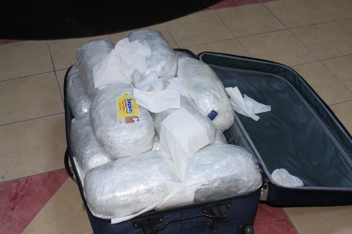 Erzincan'da yolcu otobüsünde 37,5 kilogram esrar ele geçirildi