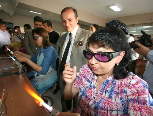 Erzurum Büyükşehir Belediyesi Gençlik Merkezi kursları başladı