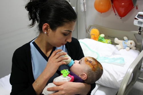 Esed'in bombaları minik Roha'yı yetim bıraktı