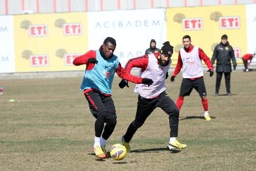 Eskişehirspor, Kardemir D.Ç. Karabükspor maçı hazırlıklarını sürdürdü