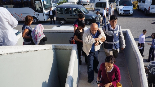 Ev hanımının adına 44 şirket açan çeteye 'Paravan' operasyonu