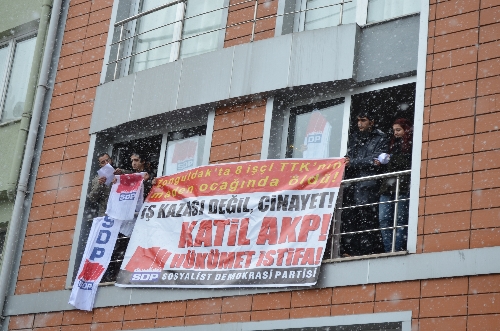 Eylemciler, MTA binasını işgal etti