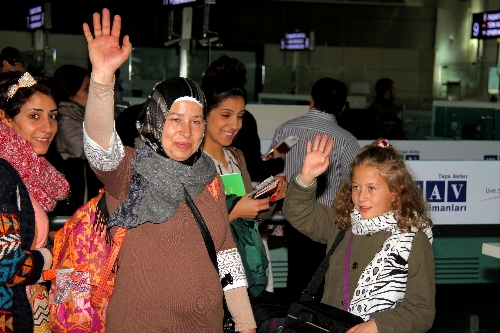 Filistinli Ahed Tamimi ülkesine döndü