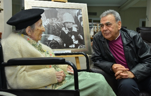 Fotoğrafta Atatürk'ün kucağındaki çocuk şimdi 102 yaşında