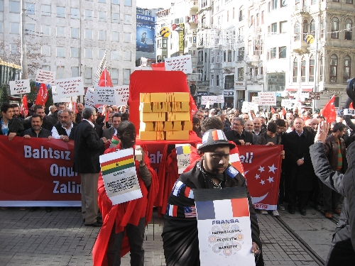 Fransa'ya 'altınlı' protesto