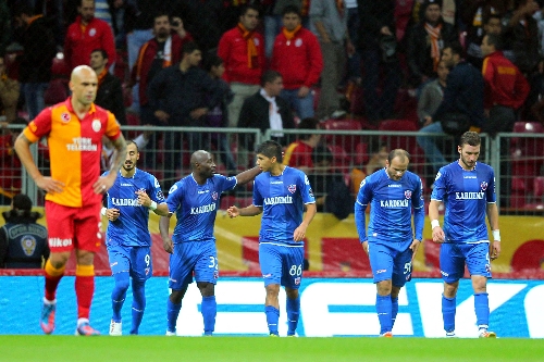 Galatasaray: 1 - Kardemir DÇ. Karabükspor: 2 (İlk Yarı)