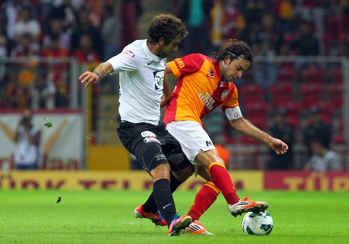 Galatasaray: 2 - Akhisar Belediye Gençlik ve Spor: 0 (İlk yarı)