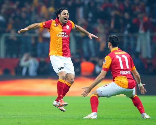 Galatasaray: 2 - Fenerbahçe: 1 (İlk yarı sonucu)