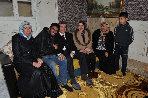 Gaziantepli hayırsever, yeni evlenen Suriyeli çifte evini tahsis etti