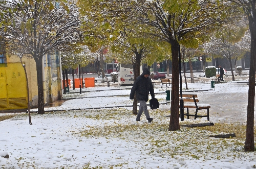 Gaziantepliler güne karla uyandı