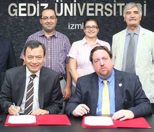 Gediz, ABD'deki 11 üniversiteyle öğrenci anlaşması imzaladı