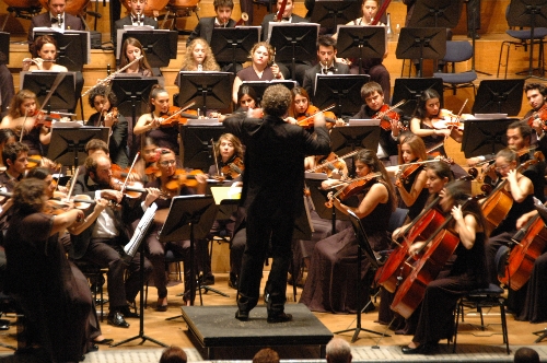 Gençlik Filarmoni Orkestrası'ndan Brüksel'de müthiş performans