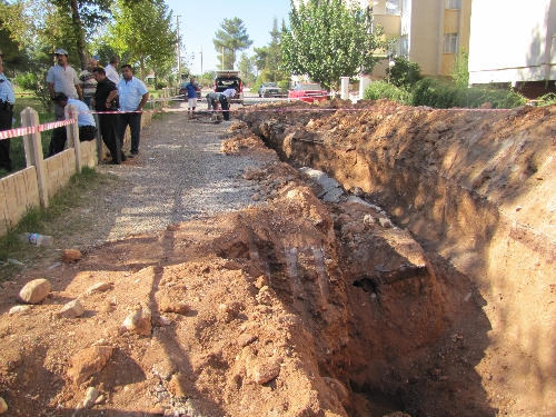 Göçük altından son anda kurtarıldı