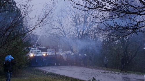 Göktürk-2 törenini bahane eden grup, ODTÜ'yü savaş alanına çevirdi