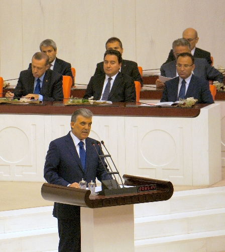 Gül: 'Sözümüz güçlü olsun' derken telafisi çok zor noktalara varabiliriz