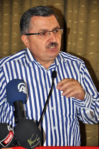 Gündoğdu: Bakan Dinçer'in öğretmeni sevmeyen tarzı bize engel olamayacak