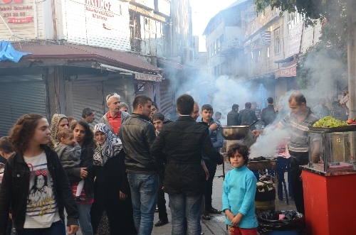 Güneşin yüzünü göstermesiyle vatandaş kendini sokağa attı