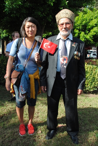 Güney Koreli öğretmen, Kore gazisini ziyaret ederek minnettarlığını iletti