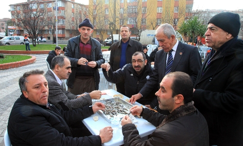 Güngören Belediyesi'nden hamsi festivali