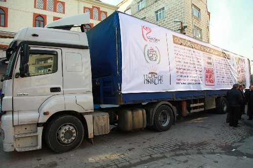 Güngören'den Suriye'ye 3 TIR yardım malzemesi