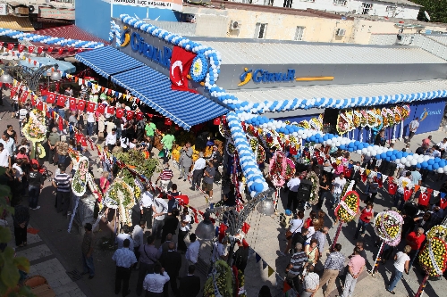Gürmar 17. mağazasını Kuşadası'nda açtı