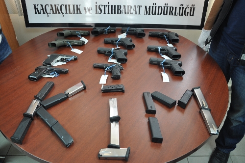 Habur Sınır Kapısı'nda kaçak silah operasyonu