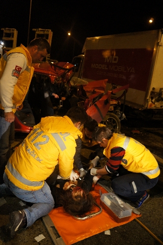 Haliç Köprüsü'nde zincirleme kaza: 1 ölü, 2 ağır yaralı