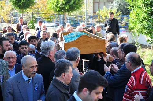 Hastalığının teşhisini kendi koyan profesör Alanya'da defnedildi