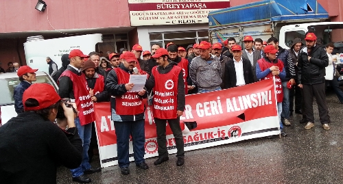 Hastane önünde eylem yaptılar
