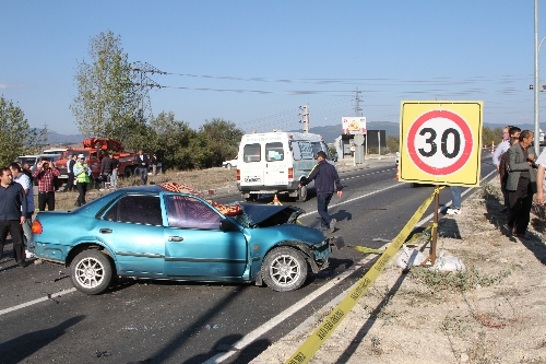 Hatalı sollama yine can aldı: 2 ölü
