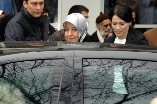 Hayrünnisa Gül, hastanedeki babasının yanında 5 saat kaldı