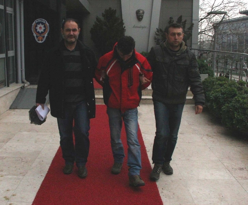 Hırsızı güvenlik görevlileri yakaladı