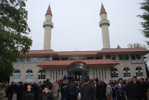 Hollanda'da bayram namazında camiler doldu