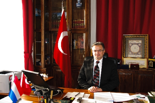 Hollanda'da imam hatip lisesi için ilk adım atıldı