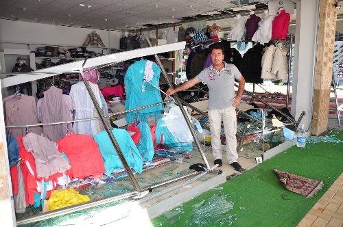 Hortum iş yerlerini vurdu, zarar 300 bin lira