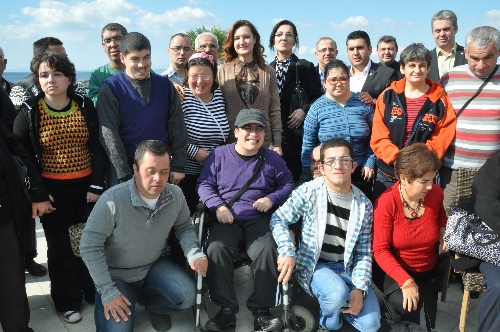 Hotar'dan mağdur olan engellilere destek