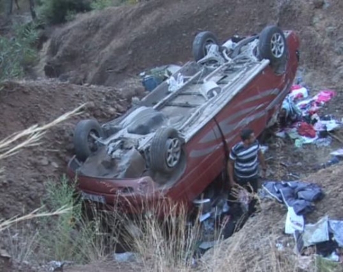 Hurdaya dönen arabadan kurtuldu