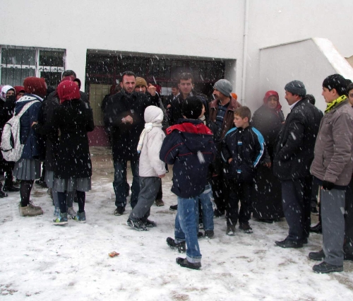 İmam Hatip Lisesi öğrencileri derse girmeme eylemi yaptı