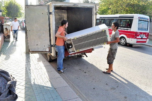 İnternette bit pazarı kuran üniversiteliler, şimdi de nakliye işine el attı