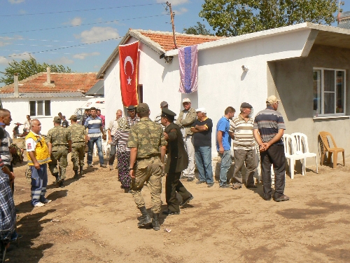 İpsalalı şehit Emrah Karataban'ın evine yas düştü