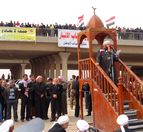 Irak'ta göstericiler Başbakan Maliki'nin istifasını istedi