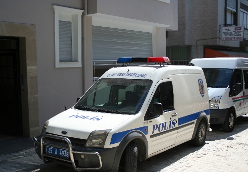 İranlı doktor İzmir'deki evinde ölü bulundu