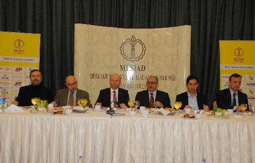 İş dünyası, 2012'de yapılamayan sivil anayasayı bu yıl istiyor